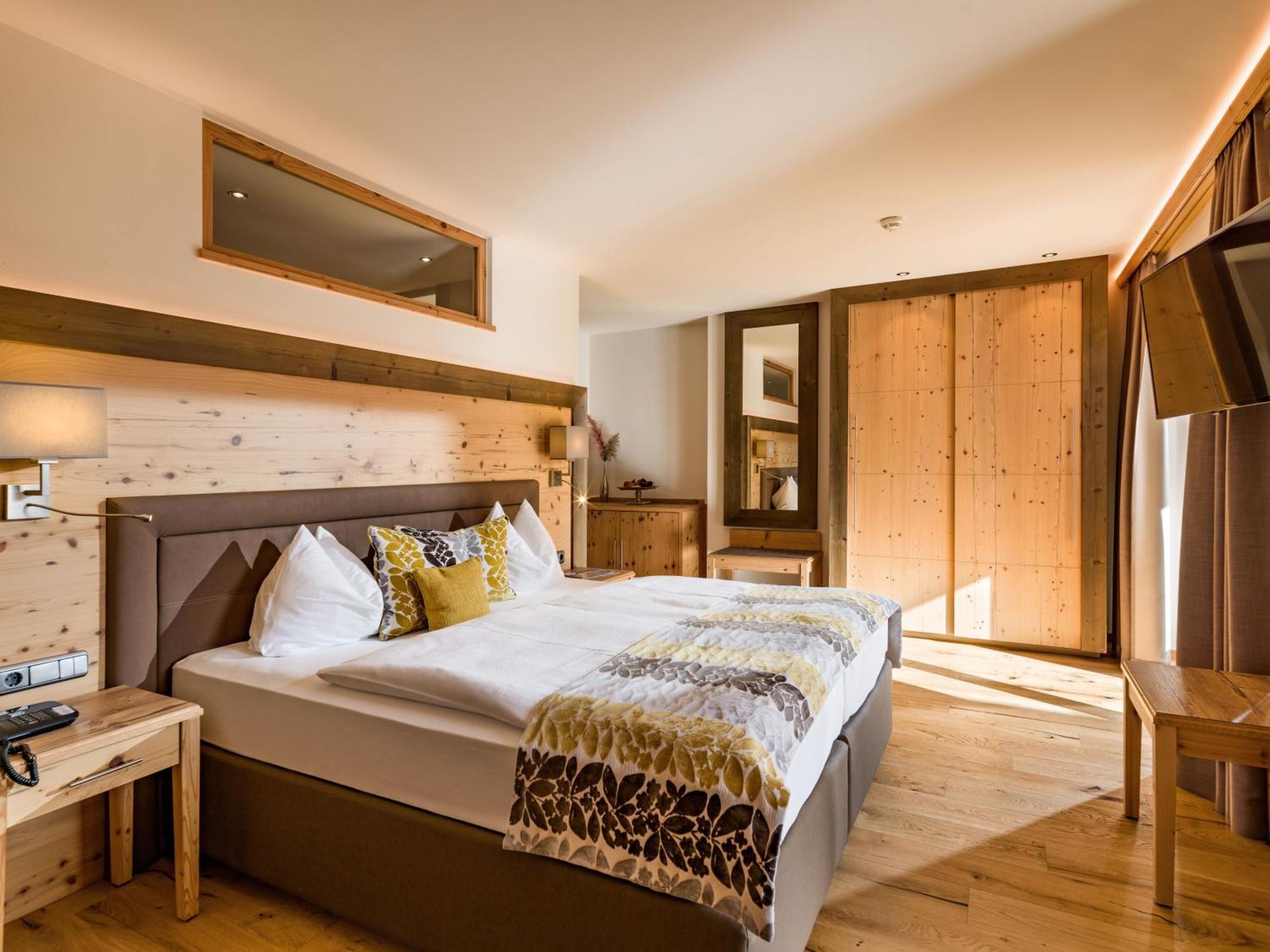 Hotel Zentral ****Superior Kirchberg in Tirol Ngoại thất bức ảnh